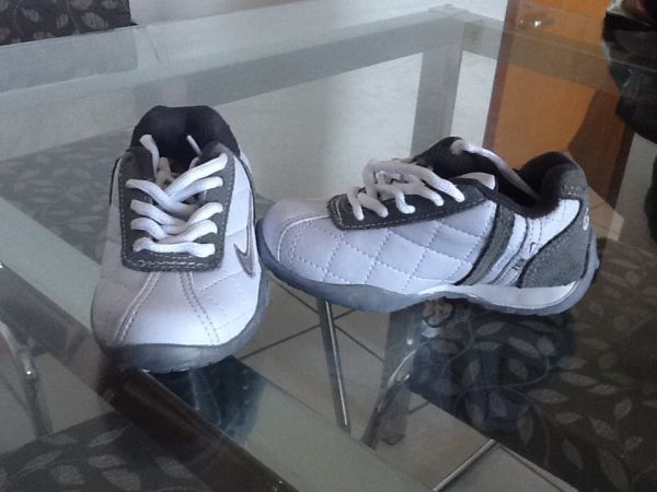 Tênis Nike, número 25, novo e original